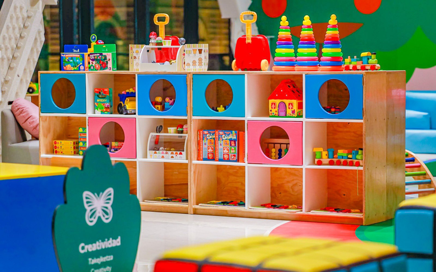 Nivel de la biblioteca dedicado a la educación de la primera infancia. Nivel de la biblioteca dedicado a la educación de la primera infancia.