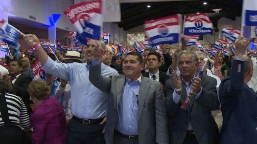 Realizan entrega de credenciales a miembros del CEN y autoridades del PRD