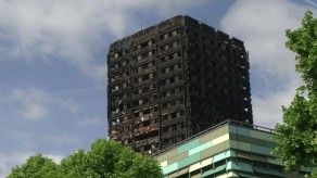 Aumentan a 30 los muertos en incendio de un edificio de Londres