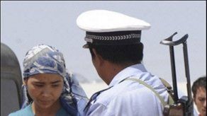 Mueren 16 policías en ataque en región musulmana china