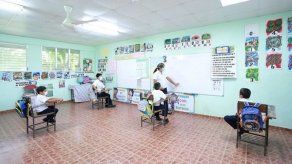 El Meduca tenía contemplado el inicio de clases semipresenciales en 100 escuelas.