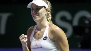Kerber y Cibulkova avanzan a la final de Copa WTA