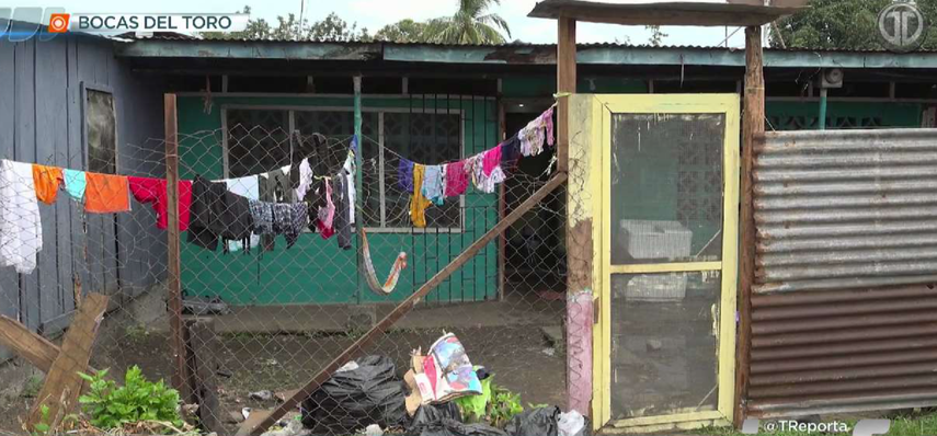 Vivienda donde habitan 8 niños en Bocas del Toro