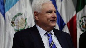 Víctimas de pinchazos piden acelerar detención de Martinelli