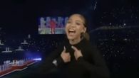 Intérprete de lenguaje de señas transmite emoción en la Super Bowl y se hace viral Intérprete de lenguaje de señas transmite emoción en la Super Bowl y se hace viral