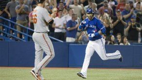 Bautista pega jonrón; Azulejos ganan 10mo seguido