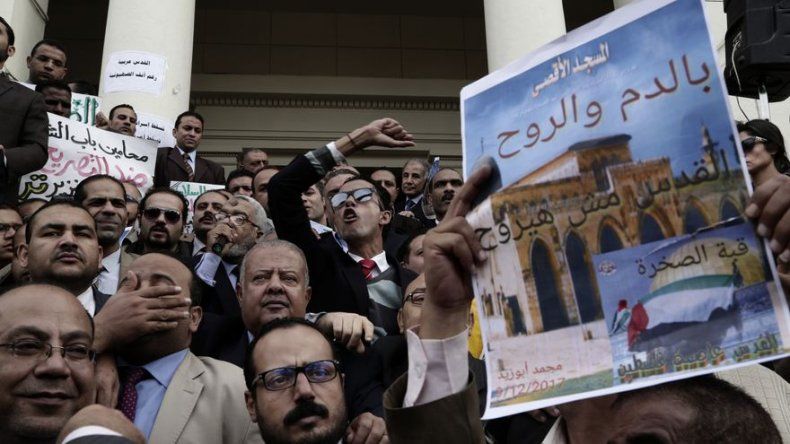 Detienen a 8 en Egipto por protesta contra decisión de Trump