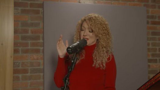 Erika Ender dedica canción al pueblo de Cuba quien hoy pide la libertad