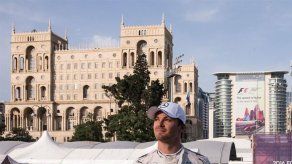 Rosberg logra su pole 25 en el estreno de Baku