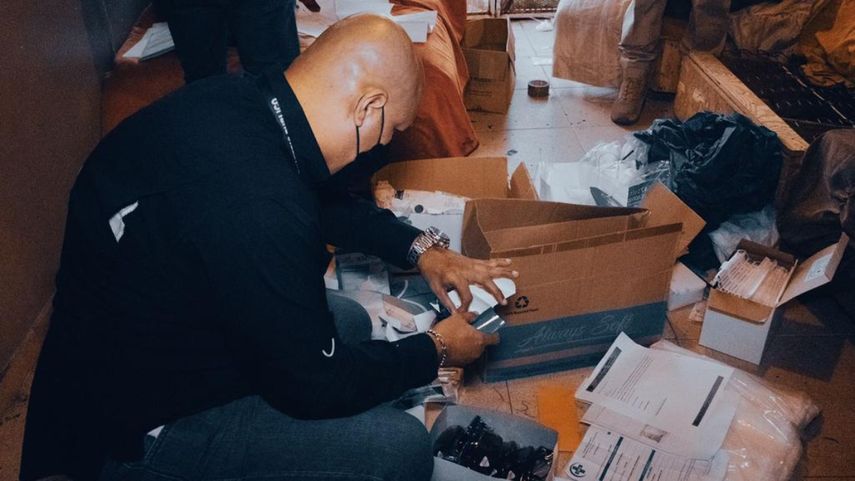 Funcionarios de la Fiscalía Primera Superior contra la Delincuencia Organizada allanaron diversas residencias en Panamá y Panamá Oeste donde encontraron los insumos y medicamentos sustraídos de los depósitos de la CSS.