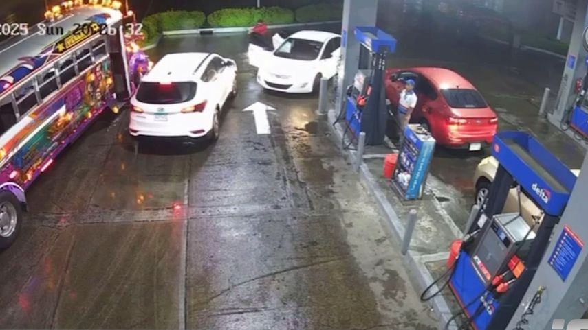 Atacan a conductor con varios disparos en una estación de combustible.