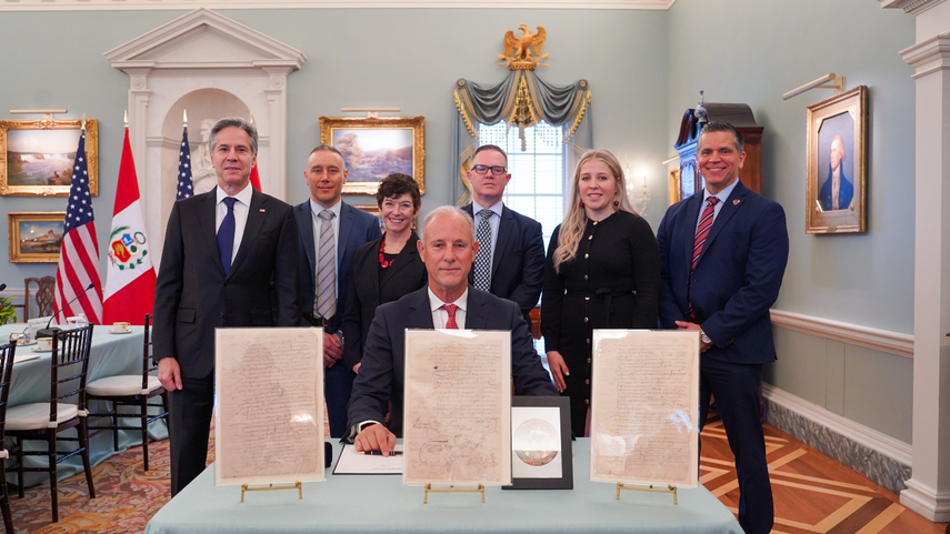 Devuelven a Perú un importante documento robado hace más de 100 años.