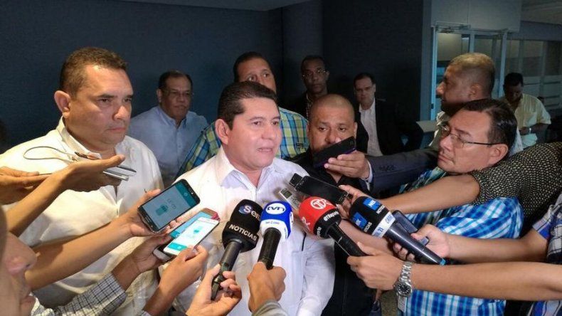 Rubén De León anuncia intención de reelegirse como presidente de AN