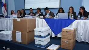 Realizan acto público para compra de pruebas de laboratorio clínico para la CSS por 39.4 mdd