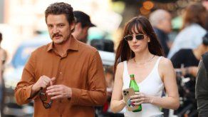 Pedro Pascal y Dakota se dan un apasionado beso ¿Nuevo romance?