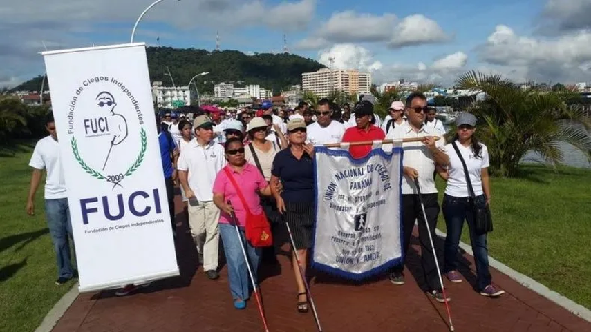 Caminata por el día del bastón blanco durante el 15 de octubre de 2014 Caminata por el día del bastón blanco durante el 15 de octubre de 2014