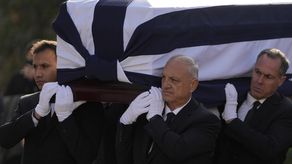 La monarquía griega se abolió de forma definitiva en un referendo en 1974 y Constantino pasó décadas en el exilio.