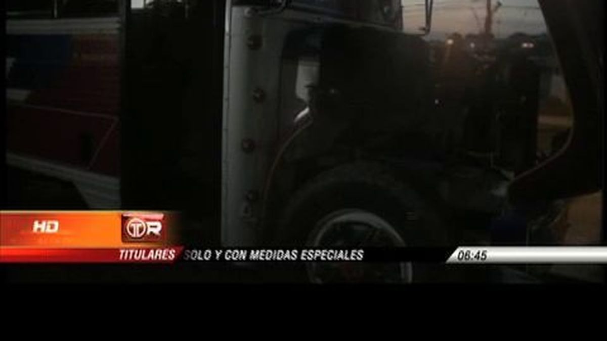 Autobús se incendia en la “Tumba Muerto”