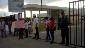 Protesta en Las Garzas por despidos en Minsa Capsi