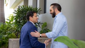 Nayib Bukele ofrece su megacárcel a EE.UU. para migrantes y criminales