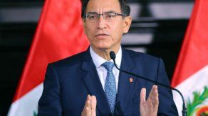 Aprobación al presidente peruano Vizcarra cae por quinto mes
