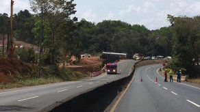 Rotura de tubería de combustible provoca congestionamiento en el Puente de las Américas Rotura de tubería de combustible provoca congestionamiento en el Puente de las Américas