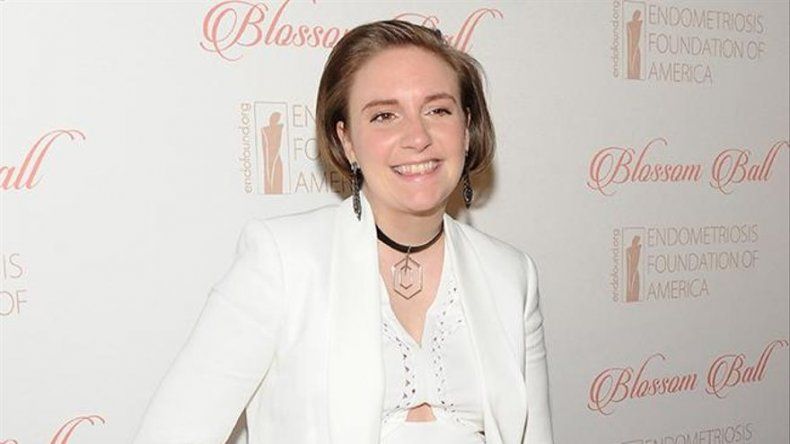 Lena Dunham reaparece en evento benéfico tras su operación de ovarios