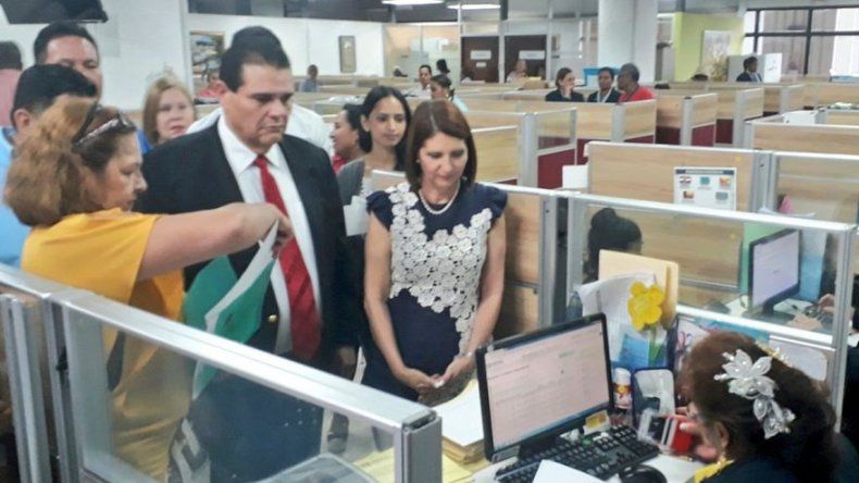 Entregan 8 mil nuevas firmas para apoyar candidatura de Martinelli a la Alcadía