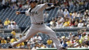 Félix Hernández supera a Burnett y a los Piratas 2-1