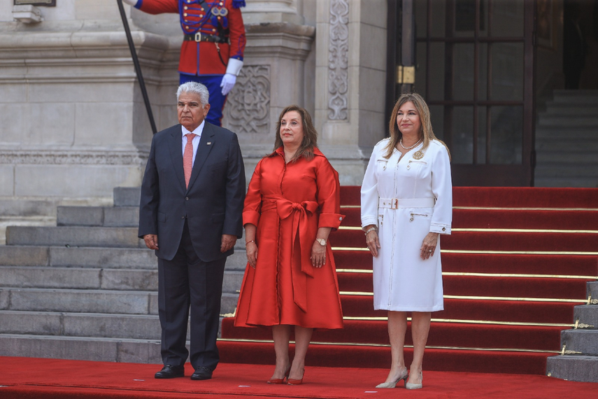 El presidente Mulino fue recibido por la presidenta Dina Boluarte