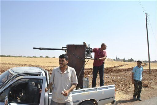 Tropas sirias cañonean vecindarios de Alepo