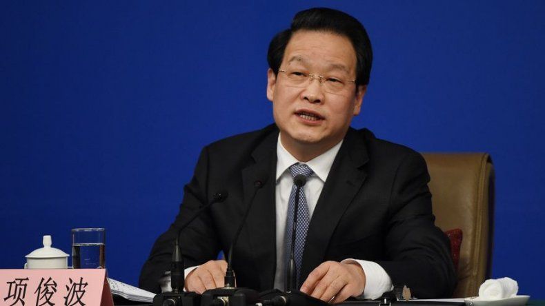 Investigan por corrupción al presidente del regulador de seguros de China