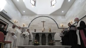 La llegada de los yihadistas forzó a decenas de miles de cristianos a huir de Mosul y de la provincia de Nínive, que antaño contaban con una importante población cristiana.