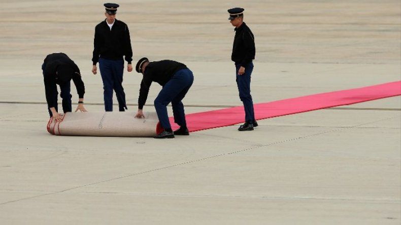 Hincapié dice que alfombra de 14 mil dólares para recibir al Papa será utilizada en otros eventos