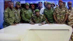 El derrocamiento de Conde el domingo se produjo después de que el mandatario intentó postularse a un tercer periodo el año pasado.