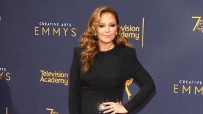 Leah Remini acusa a la cienciología de robarle a su padre