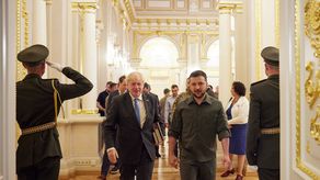 El primer ministro británico, Boris Johnson﻿ y el presidente de Ucrania, Volodimir Zelenski.