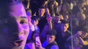 Boza contagia a su público con sus canciones en gira por Barcelona