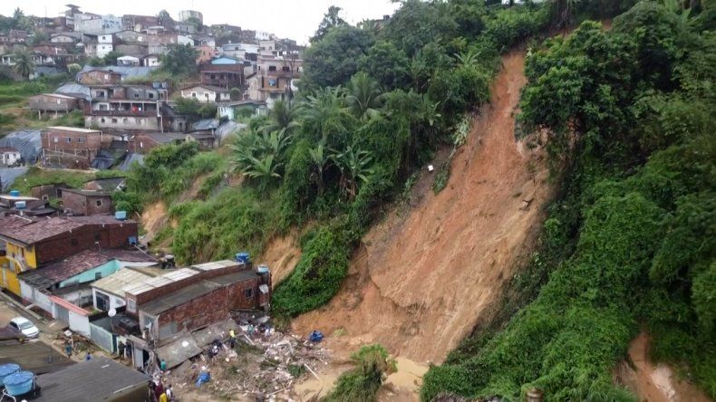 Decenas de muertos y desaparecidos por fuertes lluvias en nordeste de Brasil