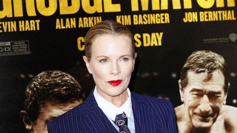 Kim Basinger teme por el futuro de los jóvenes de hoy
