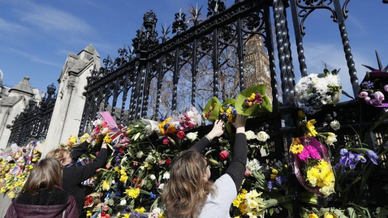 Ministra británica: WhatsApp debe abrirse a la policía