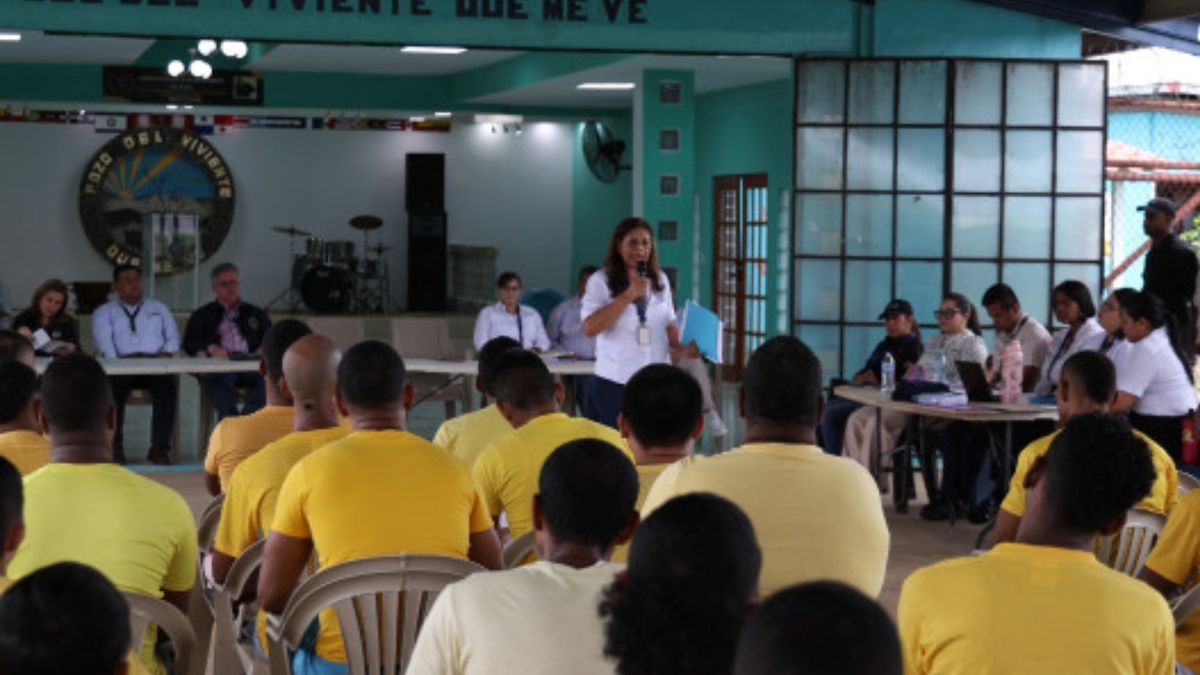 Ministra de Gobierno revela cifra oficial de privados de libertad. Ministra de Gobierno revela cifra oficial de privados de libertad.