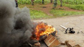 Gas lacrimógeno durante protesta por combustible en Zimbabue Gas lacrimógeno durante protesta por combustible en Zimbabue