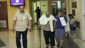 Niegan permiso de salida del país a madre de vinculado al crimen de docente chiricana