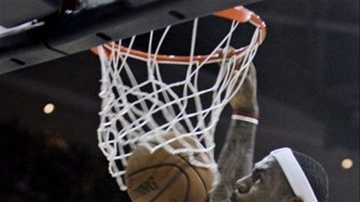 Gasol anota 36 puntos y Lakers derrotan a Nuggets