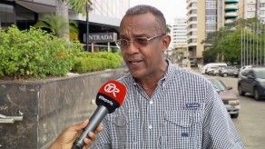 Diputado Leandro Ávila agrede a policía en Hospital San Miguel Arcángel Diputado Leandro Ávila agrede a policía en Hospital San Miguel Arcángel