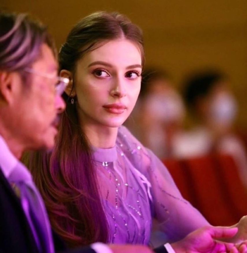 Miss Japón devuelve la corona tras descubrirse su relación extramarital