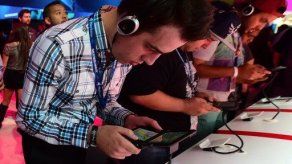 Atletas del videojuego participan en campeonato