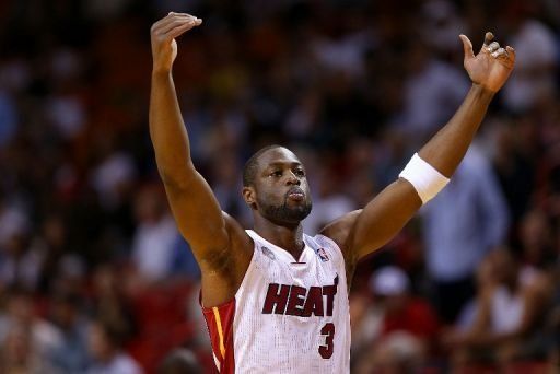 Wade es suspendido por un partido y Howard multado con 35.000 dólares