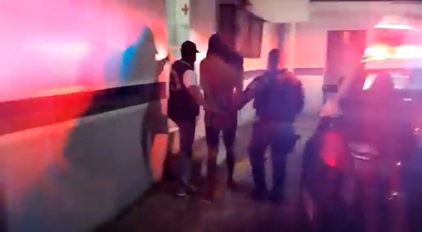 Este hombre fue capturado por unidades de la Policía Nacional pocas horas después de haberse cometido el crimen.